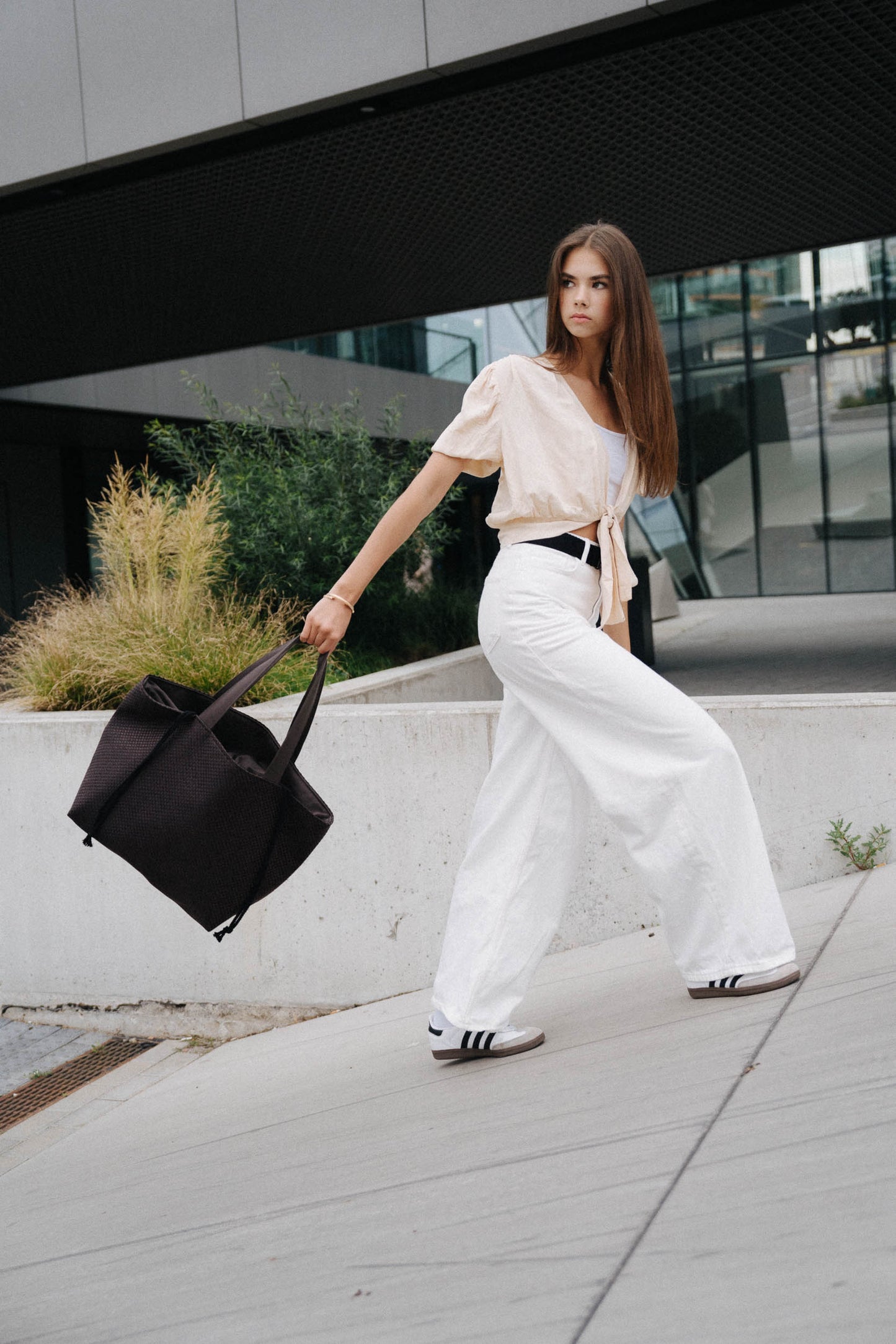 CHOCOLATE DARK BROWN city bag
