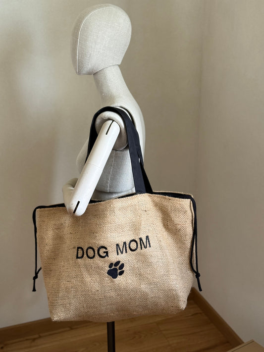 DOG MOM