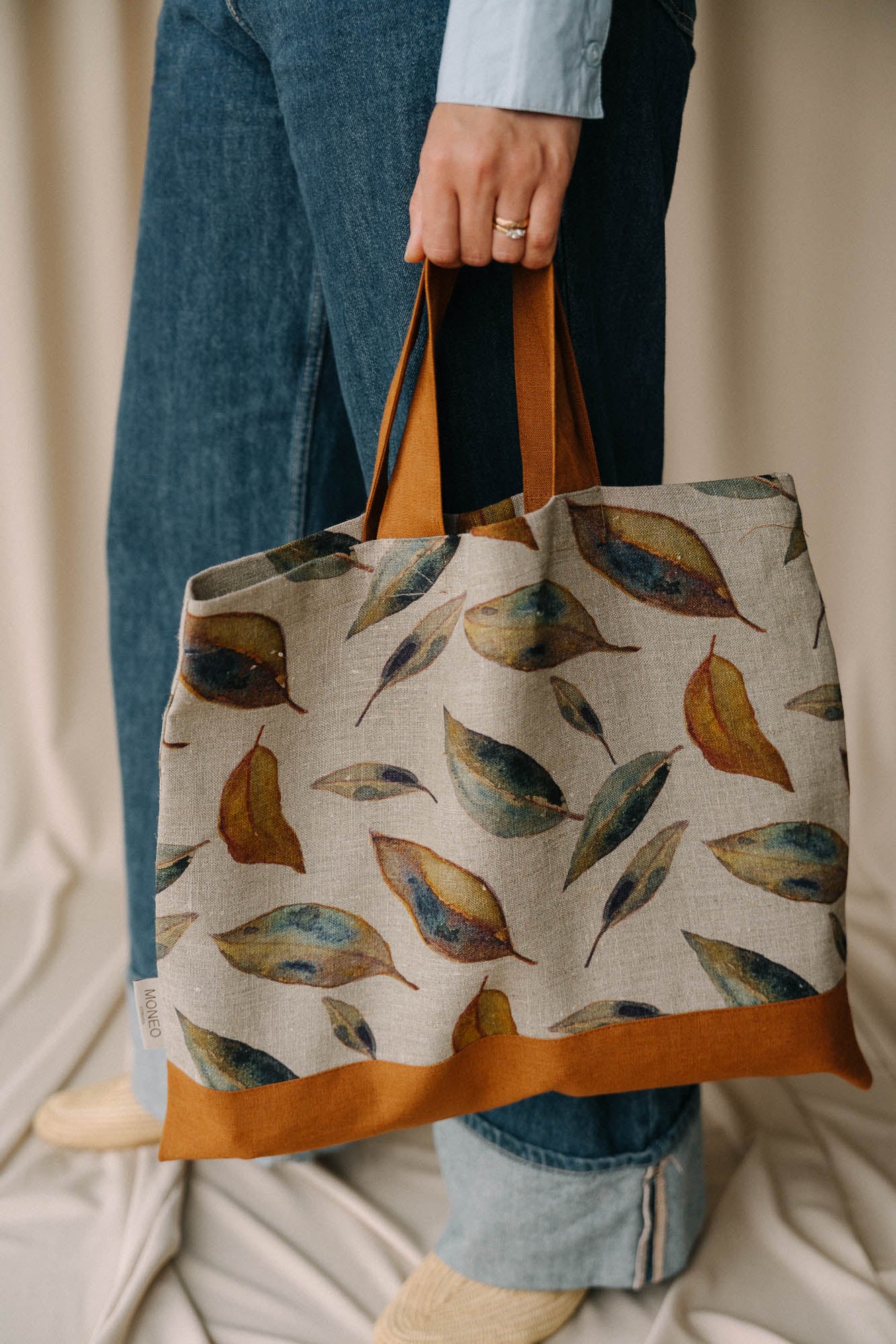 AUTUMN LEAVES