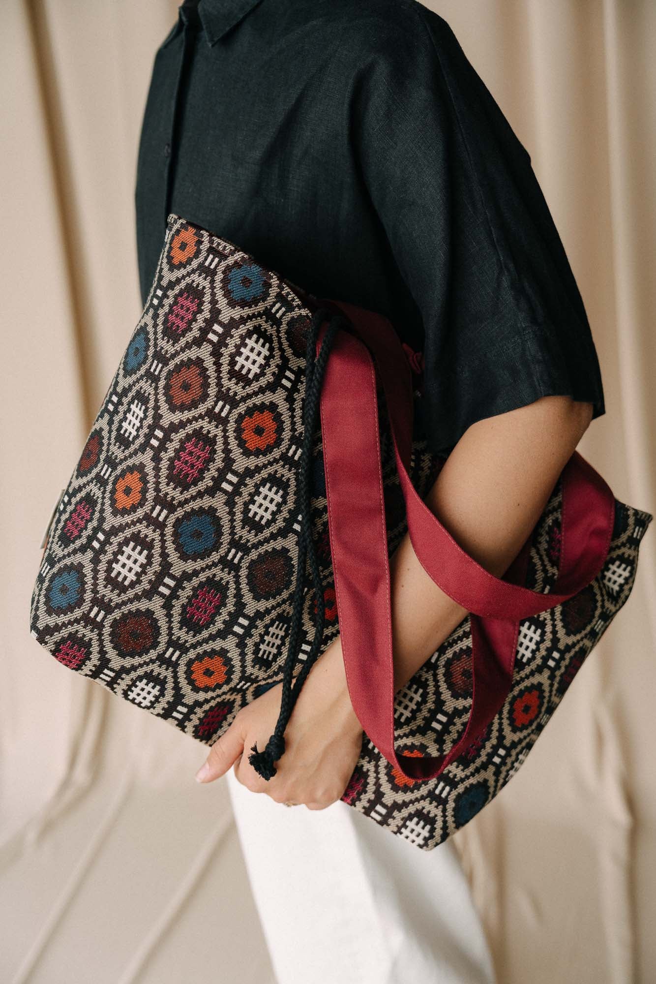 MEDINA SHOULDER BAG